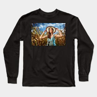 Beautiful woman farmer in the cornfield Long Sleeve T-Shirt